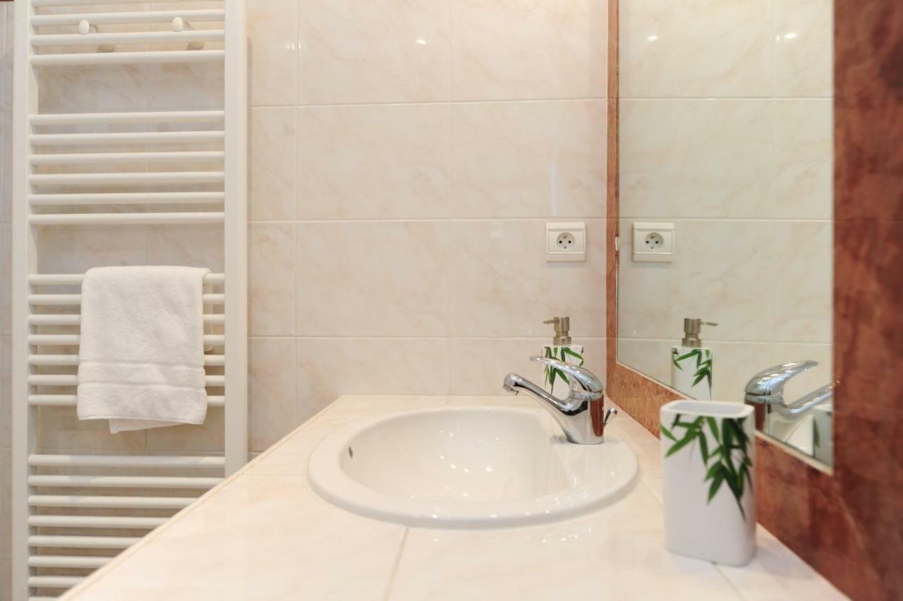 Le Savoy Palace - Five Stars Holiday House Nisa Exterior foto